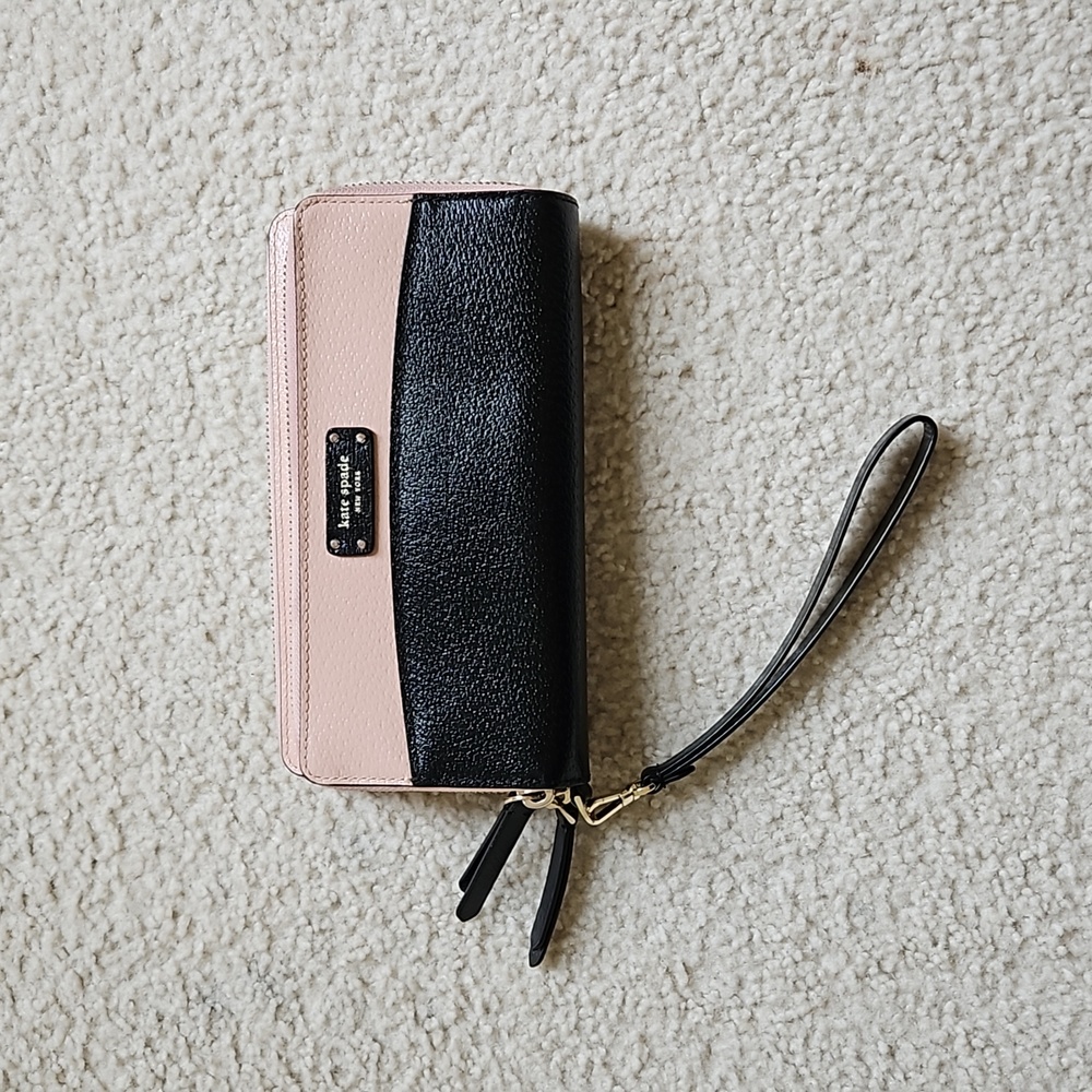 Kate Spade Large wristlet